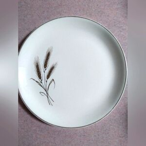 Royal Joci 23k gold 7' in. Plates (6)